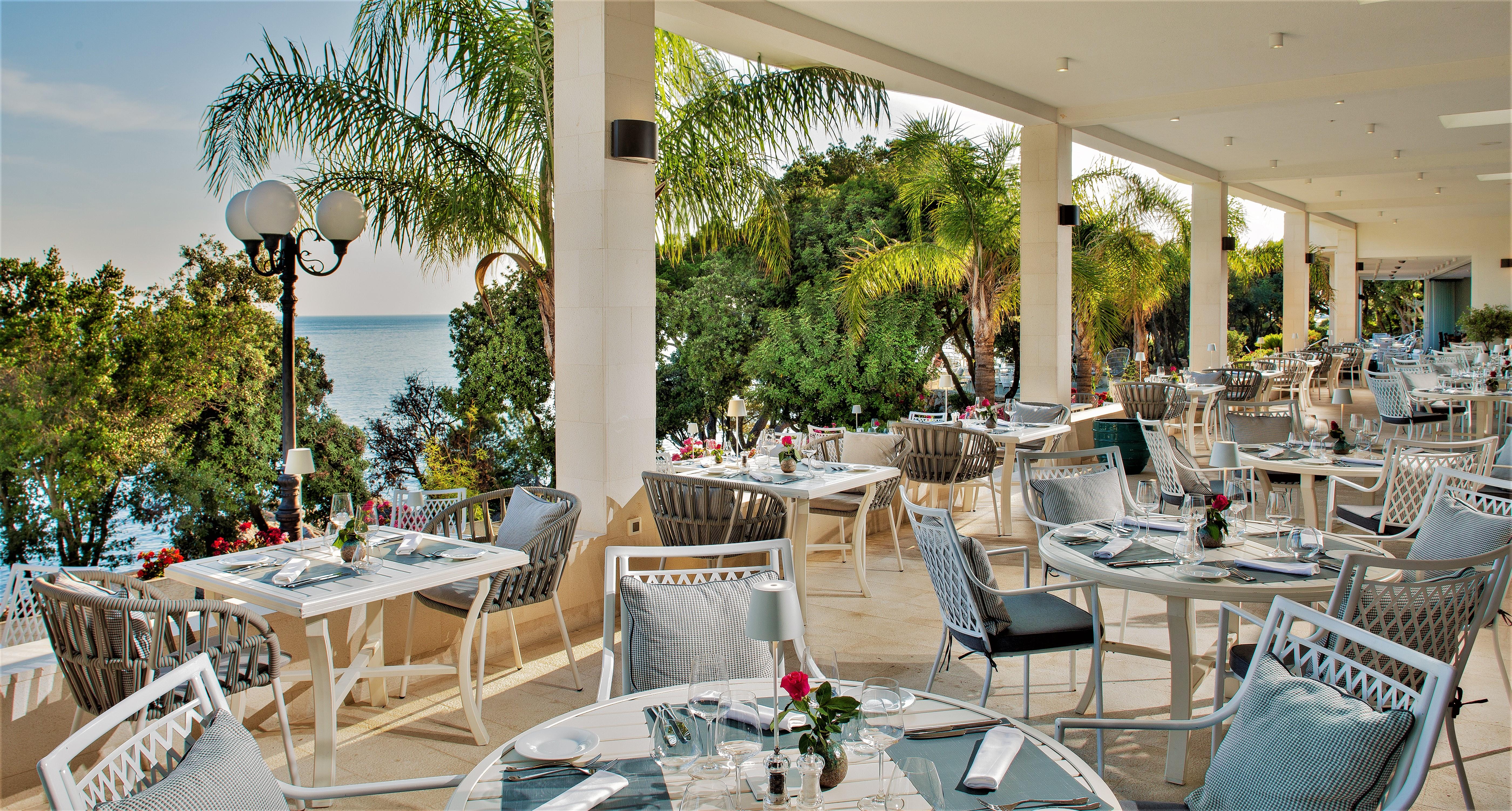 Royal Princess Hotel Dubrovník Exteriér fotografie The restaurant at the hotel